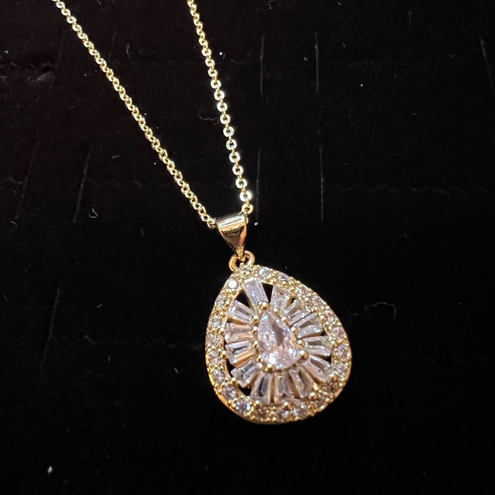 Gold and Cubic Zirconia Teardrop Pendant Necklace NWOT